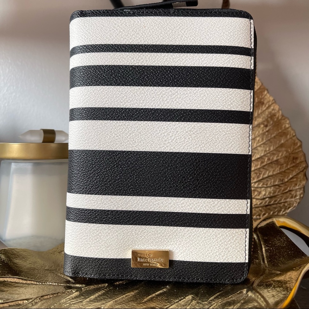 Kate Spade Arbor Hill Daily Agenda/Planner Organizer in Bonbon Stripe ⚫️⚪️